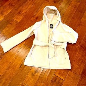 Cream cozy belted sweatshirt with pockets